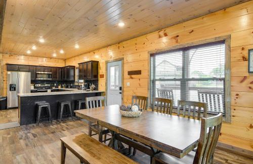 Sevierville Haus | Hot Tub, Fireplace and Views Sevierville Retreat!