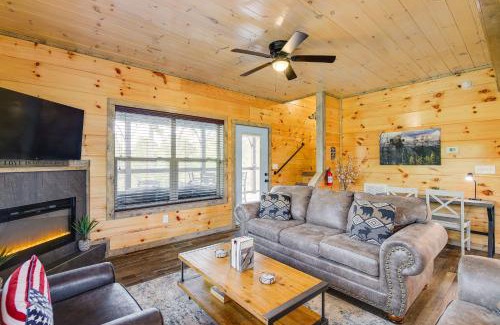 Sevierville Haus | Hot Tub, Fireplace and Views Sevierville Retreat!