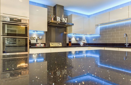 Clanfield Haus | Hot Tub House in the South Downs