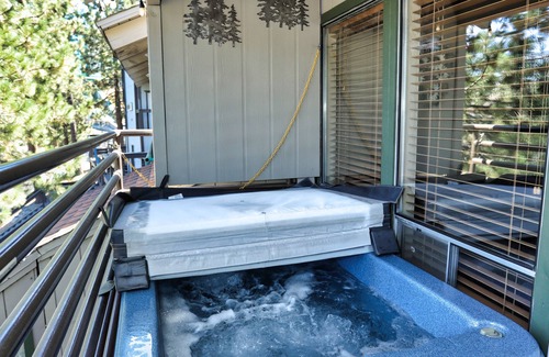 Tahoe Village Skihütte | SÜDSEE TAHOE-PRIVATE HOT TUB-BBQ-POOL-KAYAK & Sommerspaß