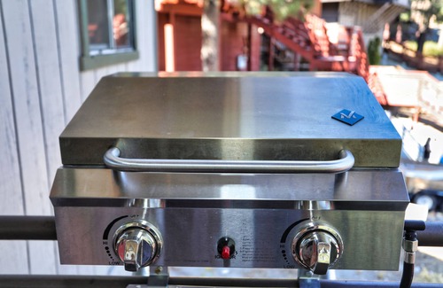 Tahoe Village Skihütte | SÜDSEE TAHOE-PRIVATE HOT TUB-BBQ-POOL-KAYAK & Sommerspaß