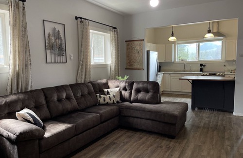 Libby Haus | Hot Tub & Mountain Views in Libby