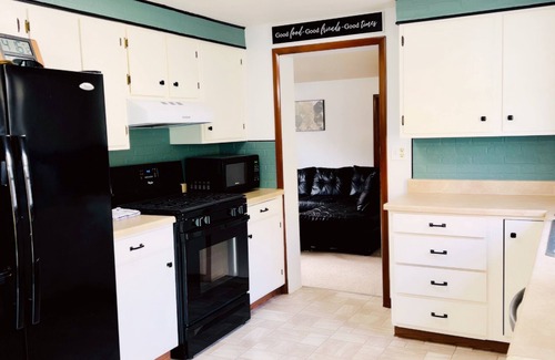 West Olive Haus | Hot tub, Nature, Parks and Beaches! Right in between Holland and Grand Haven.