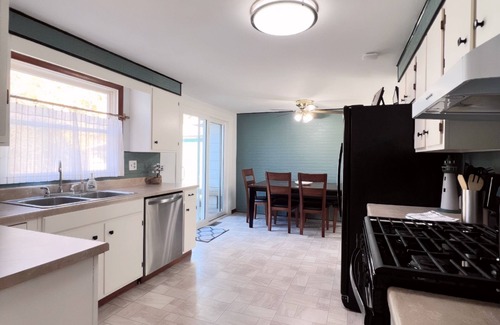 West Olive Haus | Hot tub, Nature, Parks and Beaches! Right in between Holland and Grand Haven.