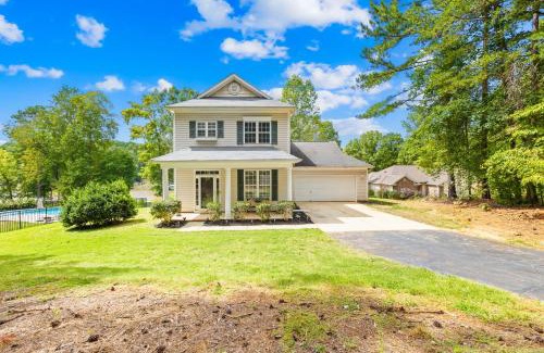 Sherrills Ford Haus | Hot Tub, Office, Gas Firepit, and Peaceful!