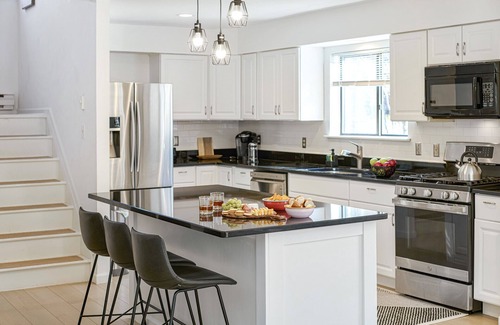 Woodridge Haus | Hot Tub - Sauna - 14 Min to Kartrite Resort