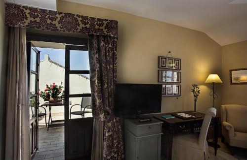 Carmona Hotel | Hotel Alcázar de la Reina