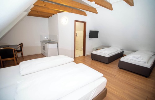 Pleidelsheim Hotel | Hotel am Schillerplatz