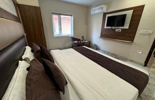 Haridwar Hotel | Hotel Dev Rishi By T And M Hotels