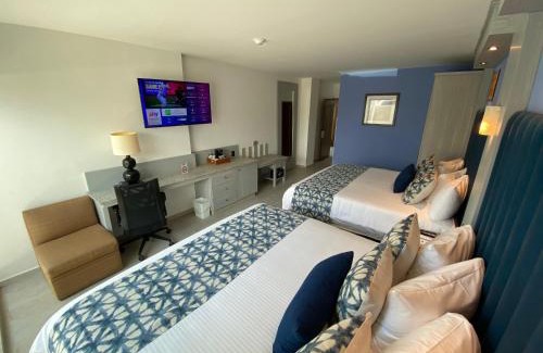 Colina del Sol Hotel | Hotel HBlue Malecón