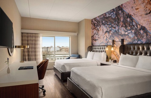 Naperville Hotel | Hotel Indigo Naperville Riverwalk by IHG