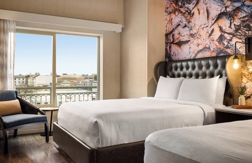 Naperville Hotel | Hotel Indigo Naperville Riverwalk by IHG