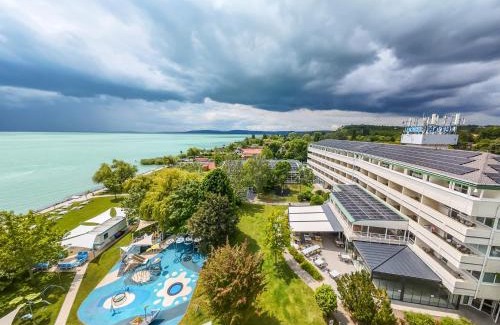 Balatonkenese Hotel | Hotel Marina Port
