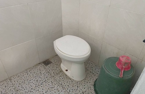 Gresik Hotel | SPOT ON 93035 Karman's Sari Homestay Syariah