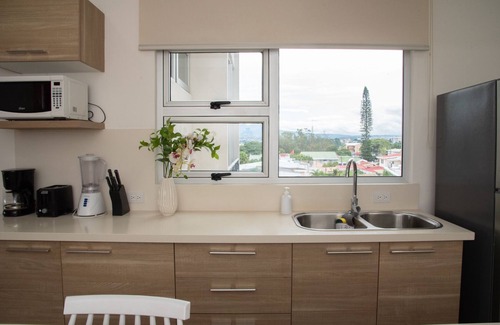 Rohrmoser Wohnung | Hotel Quality Stay in San Jose's Best Neighborhood