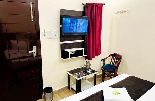 Haridwar Haus | Raj Guest House - Hotel Near Railway Station