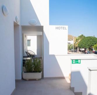 Agua Amarga Hotel | Hotel Senderos