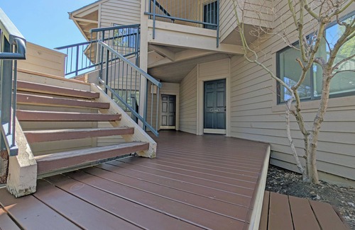 Century West Haus | Hotel-Style, King Bed, Ground Floor Condo-328B