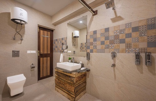 Shimla Hotel | Hotel Wood Winds - A Best Valley View Hotel