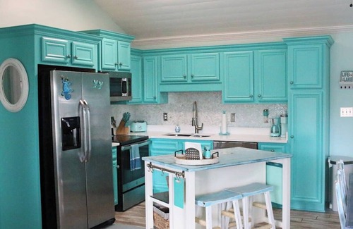 Leesburg Haus | House #61 Teal We Meet Again (Pet Friendly)