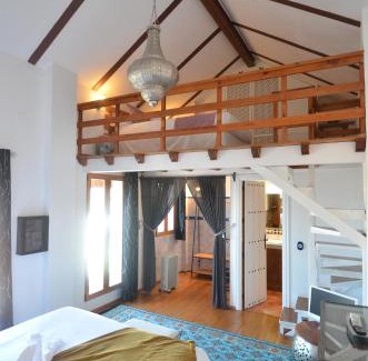 San Ildefonso Villa | House&Cave Parking and Terrace, in the city