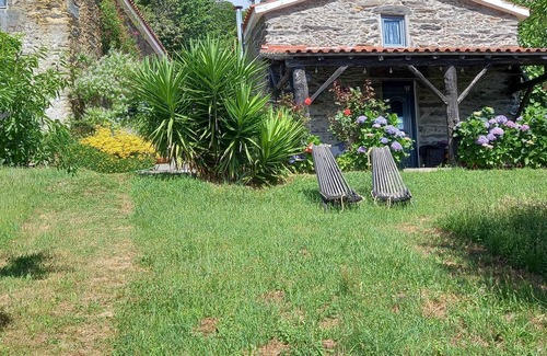 Peso da Regua Hütte | House Hidden in the Majestic Douro Valley