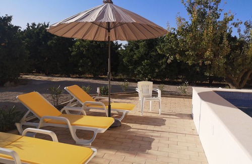 Tavira Hütte | Haus in einem Bauernhof mit Orangenbäumen
