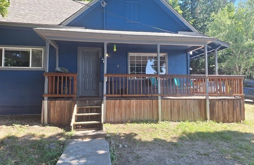 Harrison Haus | House in Harrison with Lake View