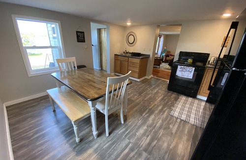 Houghton Haus | House in Oskar Bay, along Houghton Portage Canal