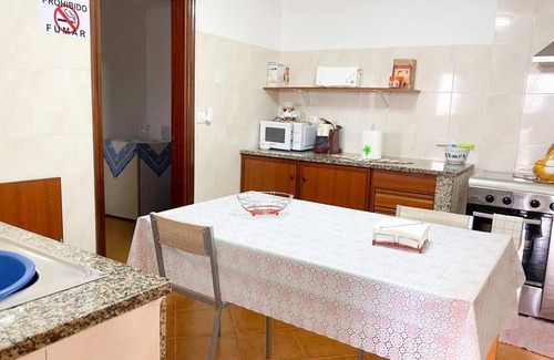 Campos Wohnung | House in Vila Nova de Cerveira with Pool and BBQ