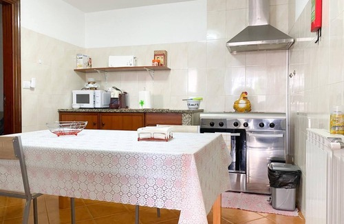Campos Wohnung | House in Vila Nova de Cerveira with Pool and BBQ