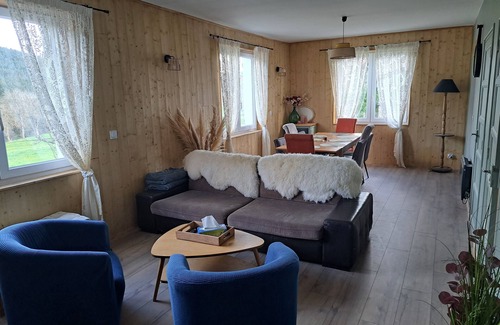 Issarles Haus | House in the Ardèche countryside, renovated, sleeps 8