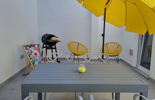 Peniche de Cima Haus | House in the historic center of peniche next to the port