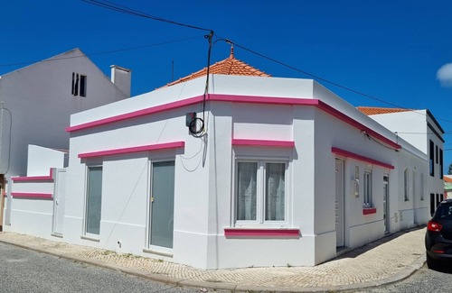 Peniche de Cima Haus | House in the historic center of peniche next to the port