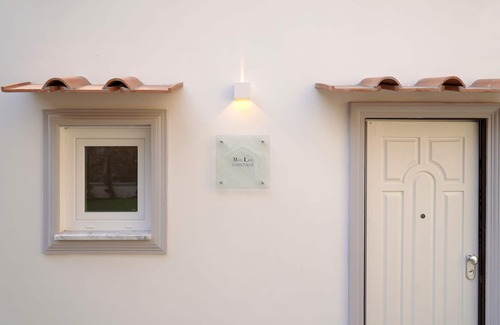 Meta Wohnung | House near the sea with Jacuzzi pool, terrace - solarium and garden