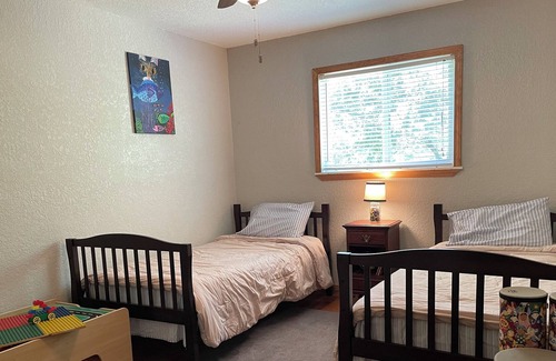 Mid America Hütte | House of Jazz on Lake Hamilton in Hot Springs Arkansas