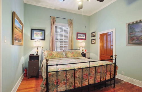 Algiers Point Bed & Breakfast | House of the Rising Sun Bed & Breakfast, Traditional B&B Historic Algiers Point