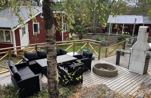 Ingaro Haus | House on Ingarö, close to nature, lake and sea, family-friendly environment