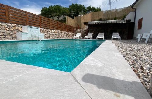 Mostar Wohnung | House on the hill