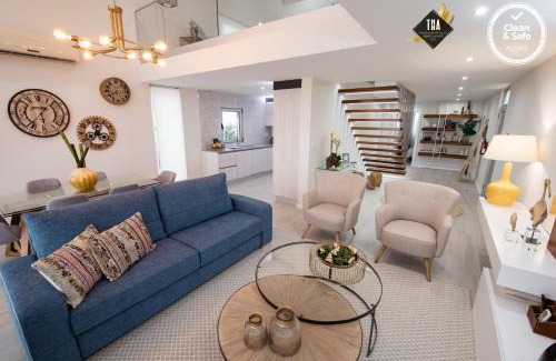 Caloura Haus | House Rodrigues