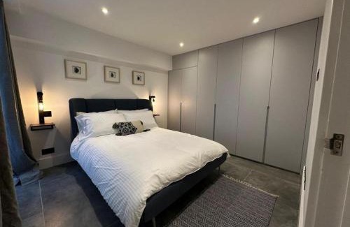 Brondesbury Haus | House - Sleeps 4 & Free Parking