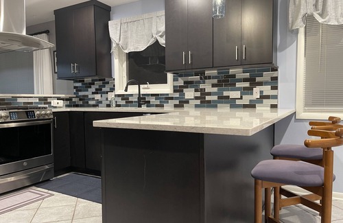 Itasca Haus | House-tel in Chicago-burb: 3 bedrooms and 2 full baths