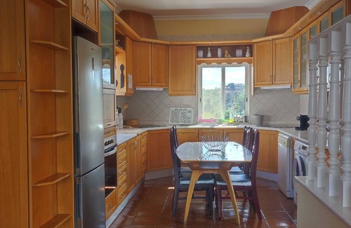 Fonte do Bispo Haus | grosses Haus für eine grosse Familie oder eine Gruppe Freunde), Swimmingpool (8x4). 10% diskontierend für weniger als 6 Leute