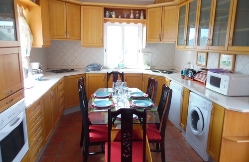 Fonte do Bispo Haus | grosses Haus für eine grosse Familie oder eine Gruppe Freunde), Swimmingpool (8x4). 10% diskontierend für weniger als 6 Leute