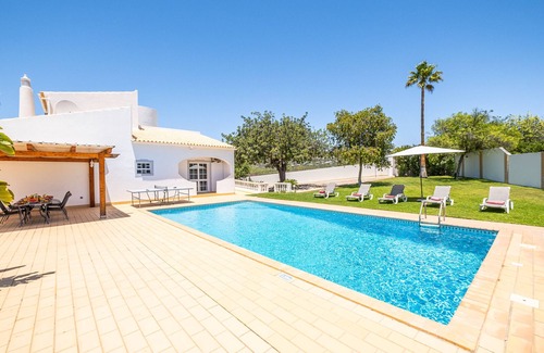 Almancil Villa | House w/ heatable pool & BBQ