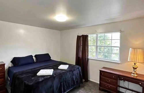 Annapolis Haus | House with 3 beds 2 bedrooms and backyard