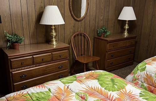 Linden Haus | House with a big deck and boat dock on Toms Creek