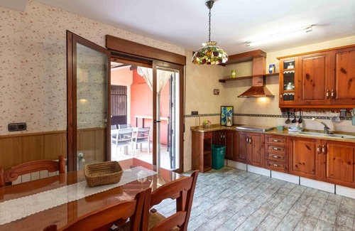 Durcal Villa | Haus mit Grill und Pool