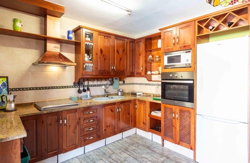 Durcal Villa | Haus mit Grill und Pool