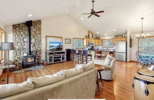 Harrison Haus | House with beautiful views